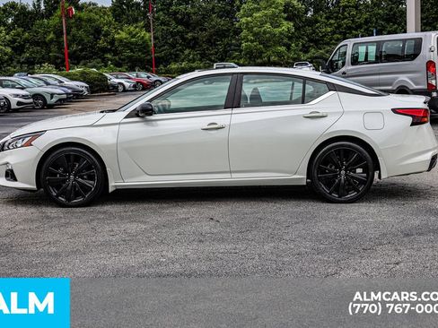 Used 2022 Nissan Altima 2.5 SR w/ Midnight Edition Package FWD image 9