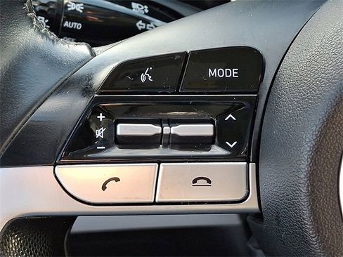 Used 2022 Hyundai Elantra Limited w/ Cargo Package image 22