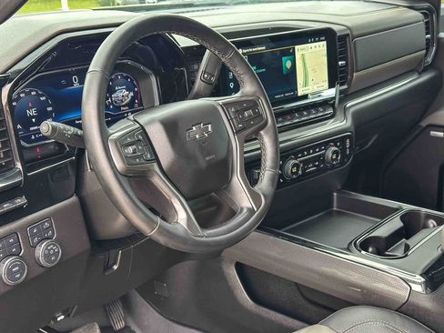Used 2025 Chevrolet Silverado 2500 ZR2 w/ Technology Package AWD/4WD image 12