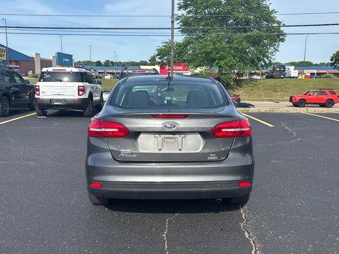 Used 2017 Ford Focus SE FWD image 6