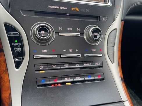 Used 2019 Lincoln Nautilus Reserve image 11