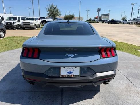 Used 2025 Ford Mustang Coupe RWD image 5