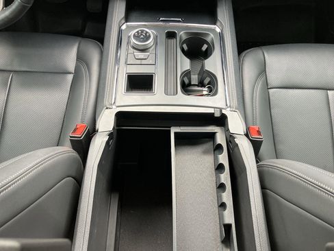 Used 2023 Ford Expedition XLT RWD image 19