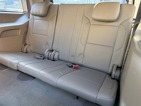 Used 2019 Chevrolet Tahoe LT w/ LT Signature Package image 21