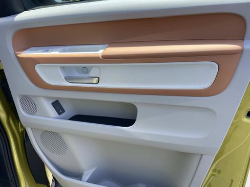 Certified 2025 Volkswagen ID. Buzz 1st Edition RWD image 28