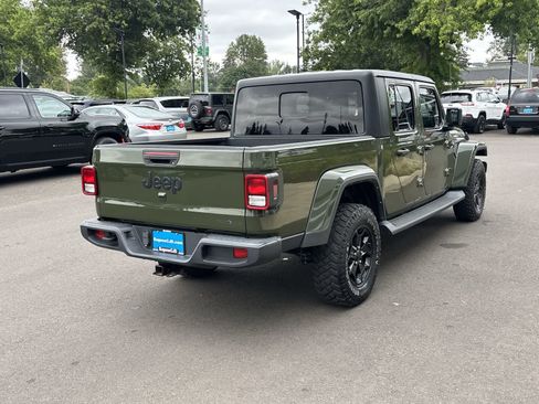 Used 2022 Jeep Gladiator Sport AWD/4WD image 5