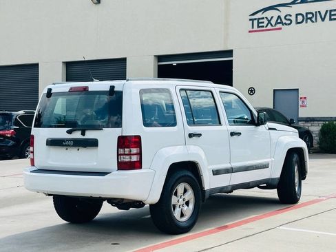 Used 2011 Jeep Liberty Sport RWD image 11