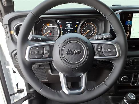 New 2026 Jeep Wrangler Unlimited Sahara AWD/4WD image 20