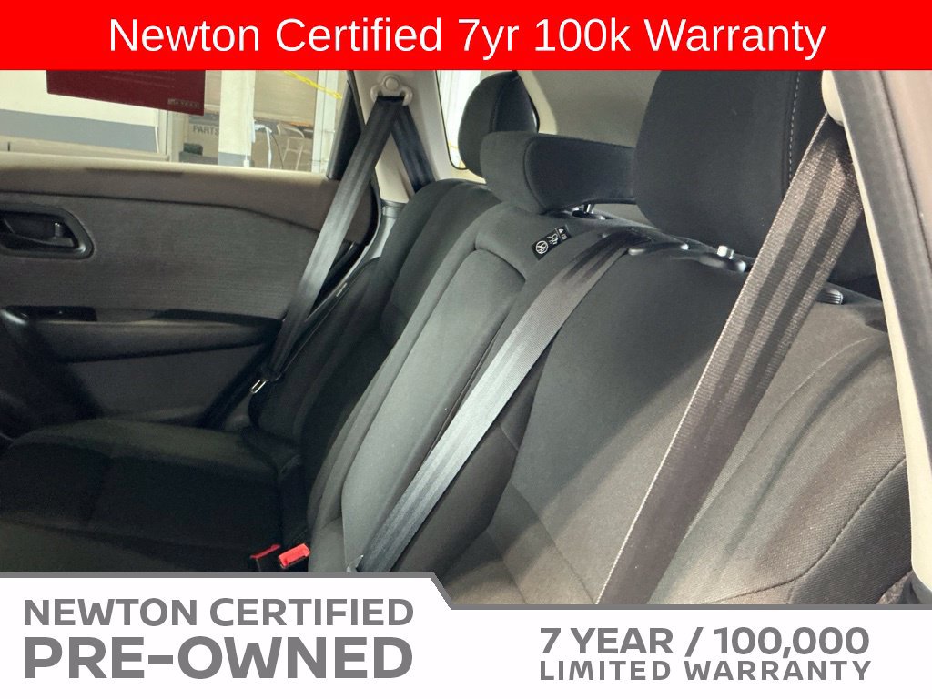 Used 2023 Nissan Rogue S FWD image 17