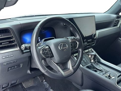 Used 2025 Lexus GX 550 w/ Accessory Package (2T) image 14