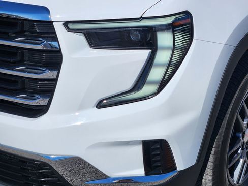 Used 2025 GMC Acadia Elevation image 10