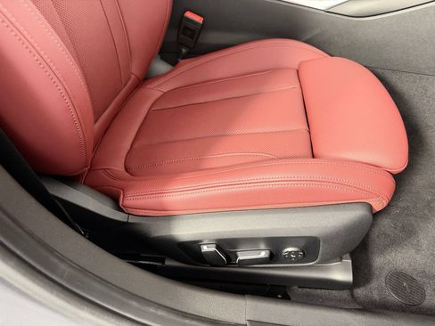 Used 2026 BMW 330i Sedan w/ M Sport Package RWD image 14