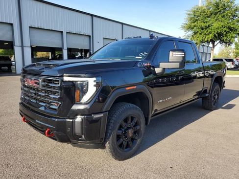 Used 2024 GMC Sierra 2500 AT4 w/ AT4 Premium Plus Package image 2