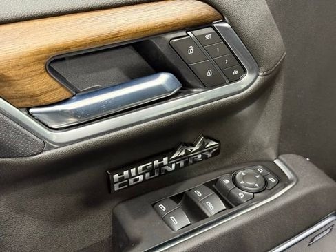 Used 2025 Chevrolet Silverado 1500 High Country w/ High Country Premium Package image 16