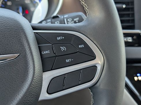Used 2024 Chrysler Voyager LX FWD image 23
