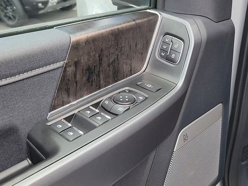 Certified 2025 Ford F250 Lariat AWD/4WD image 8