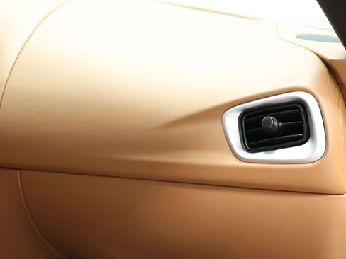 Used 2019 Aston Martin V8 Vantage Coupe RWD image 70