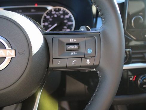 New 2025 Nissan Pathfinder SL image 10