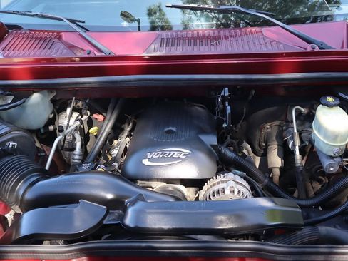 Used 2005 HUMMER H2 SUT w/ Preferred Equipment Group AWD/4WD image 39