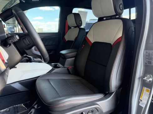 Used 2025 GMC Canyon AT4 w/ AT4X Package image 49