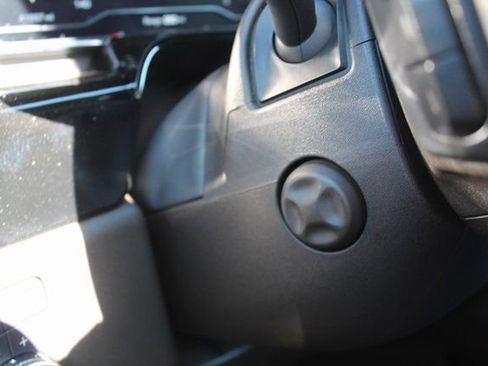 Used 2023 GMC Sierra 1500 SLT image 30