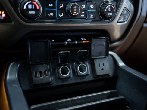 Used 2014 Chevrolet Silverado 1500 High Country w/ High Country Premium Package image 34