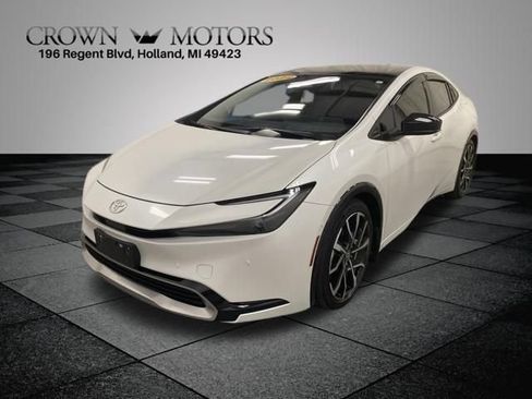 Used 2024 Toyota Prius Prime Premium w/ Advanced Technology Package FWD image 3