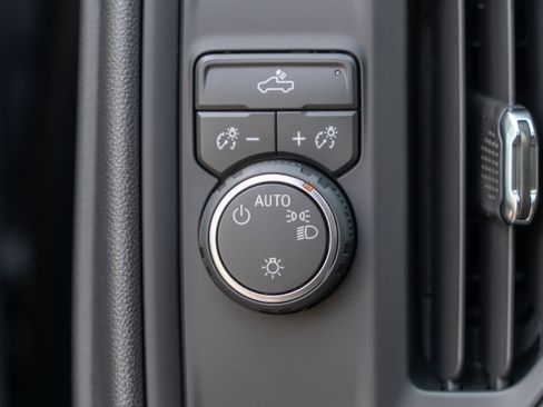 Used 2026 Chevrolet Silverado 1500 Custom RWD image 18