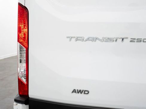Used 2022 Ford Transit 250 Medium Roof AWD image 9