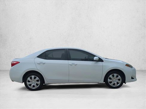 Certified 2017 Toyota Corolla LE FWD image 4
