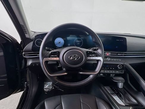 Used 2023 Hyundai Elantra Limited image 13