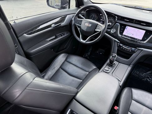 Used 2020 Cadillac XT6 Premium Luxury image 10