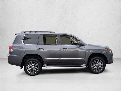 Used 2013 Lexus LX 570 4WD w/ Luxury Pkg image 3