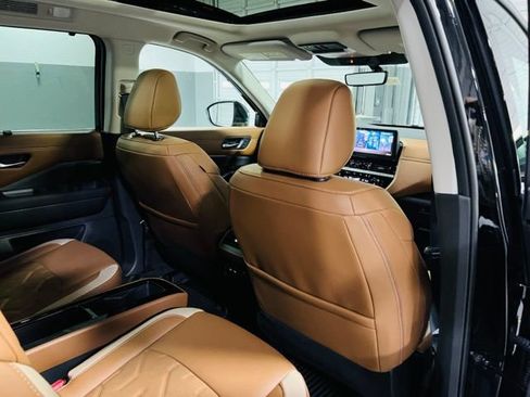 New 2026 Nissan Pathfinder Platinum FWD image 34