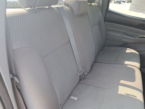 Used 2014 Toyota Tacoma PreRunner w/ SR5 Package RWD image 12