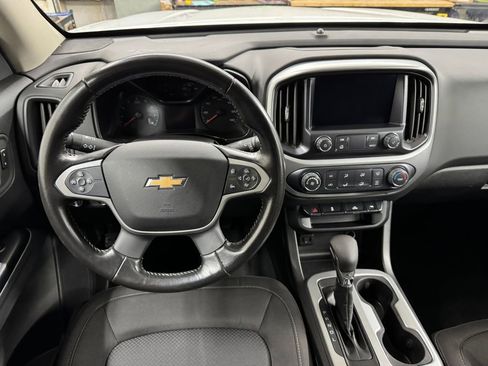 Used 2022 Chevrolet Colorado LT w/ LT Convenience Package image 18