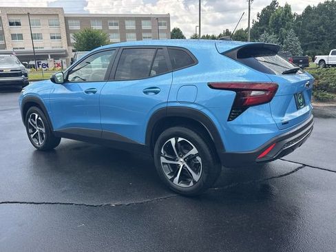 Certified 2025 Chevrolet Trax RS FWD image 6