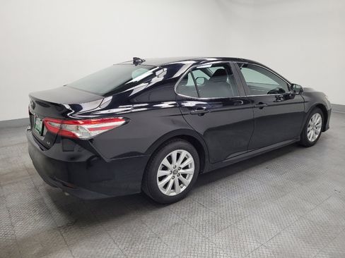 Used 2019 Toyota Camry LE image 10
