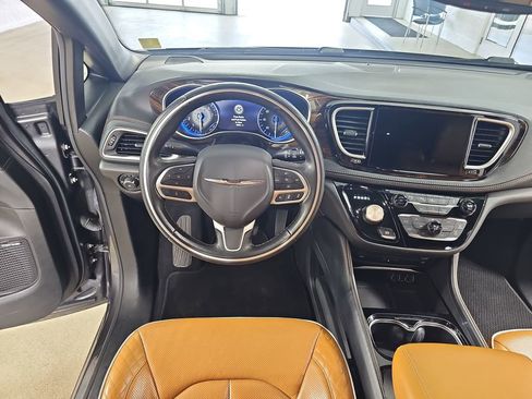 Used 2021 Chrysler Pacifica Pinnacle AWD/4WD image 23