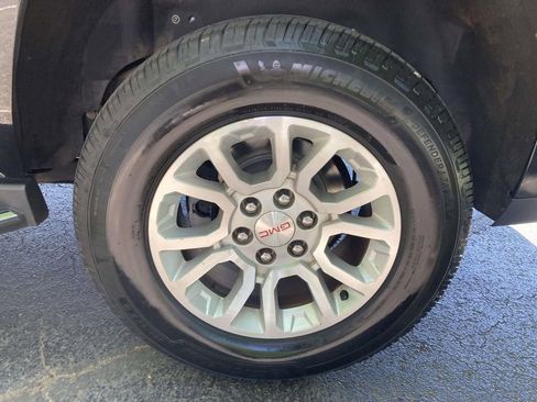Used 2017 GMC Yukon SLT RWD image 7