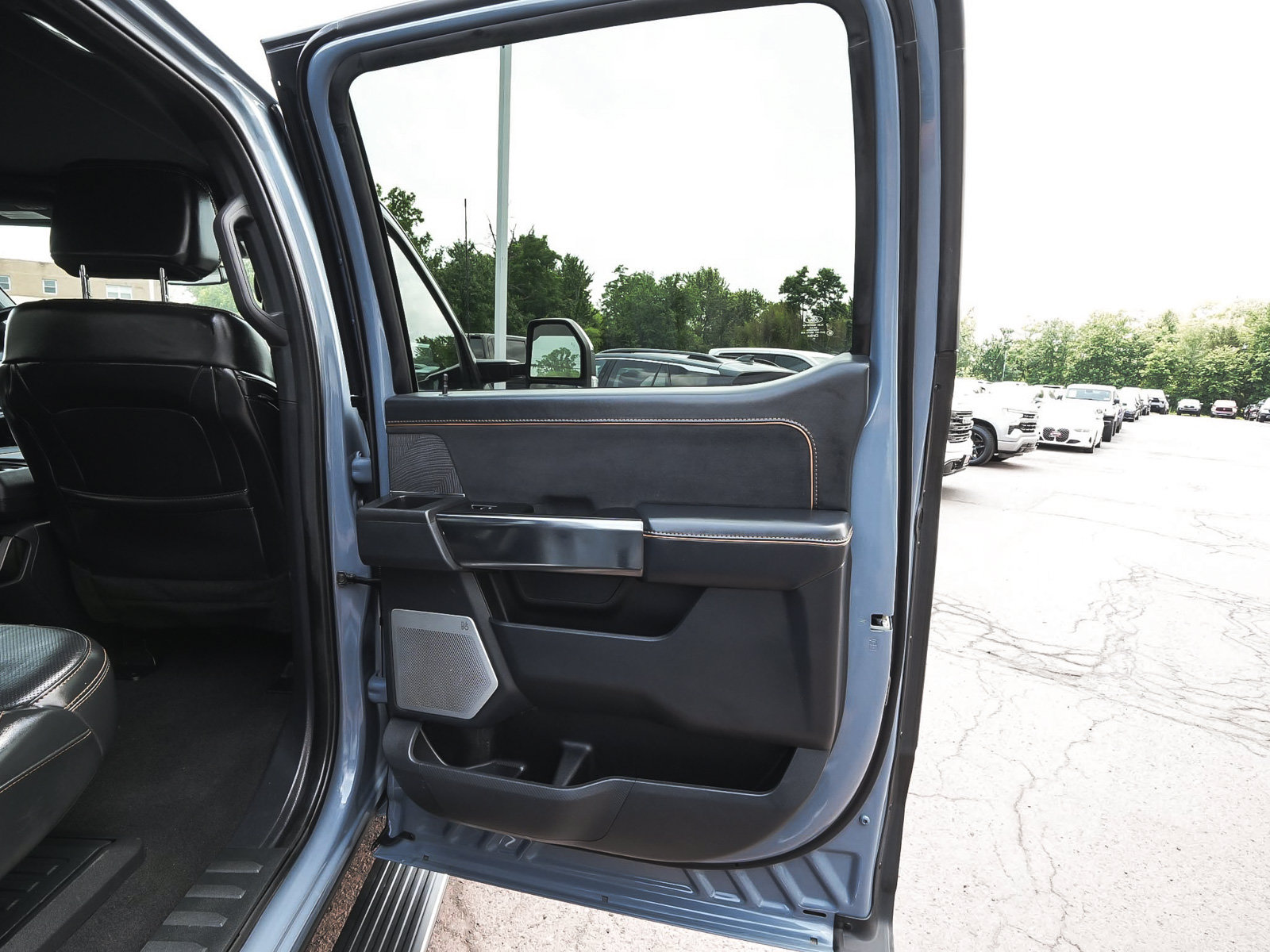 Used 2023 Ford F150 Platinum w/ FX4 Off-Road Package AWD/4WD image 14