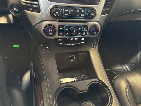 Used 2019 GMC Yukon XL SLT image 18