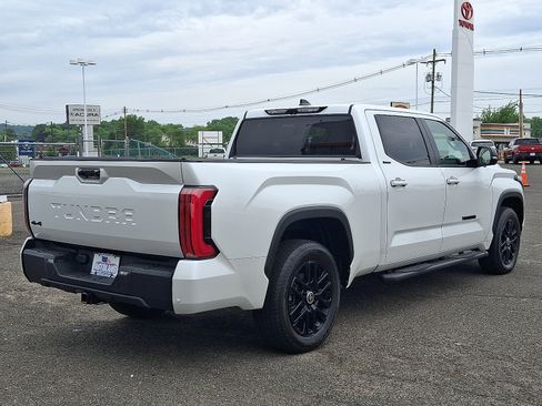 Used 2024 Toyota Tundra Limited AWD/4WD image 7
