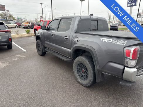 Used 2022 Toyota Tacoma TRD Off-Road AWD/4WD image 5