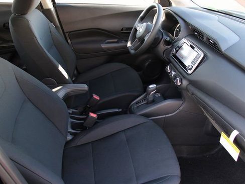 New 2025 Nissan Kicks Play S image 31