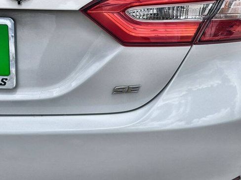 Used 2019 Toyota Camry SE FWD image 30