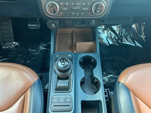 Used 2022 Ford Maverick Lariat w/ Lariat Luxury Package FWD image 13