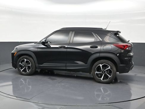 Used 2022 Chevrolet TrailBlazer RS w/ Sun and Liftgate Package FWD image 2