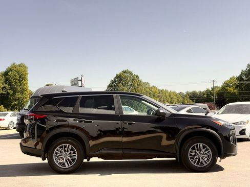 Used 2025 Nissan Rogue S FWD image 8