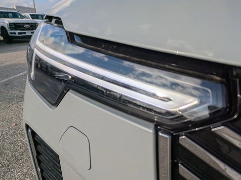 New 2026 Volvo XC90 B6 Plus w/ Protection Package Premier AWD/4WD image 10